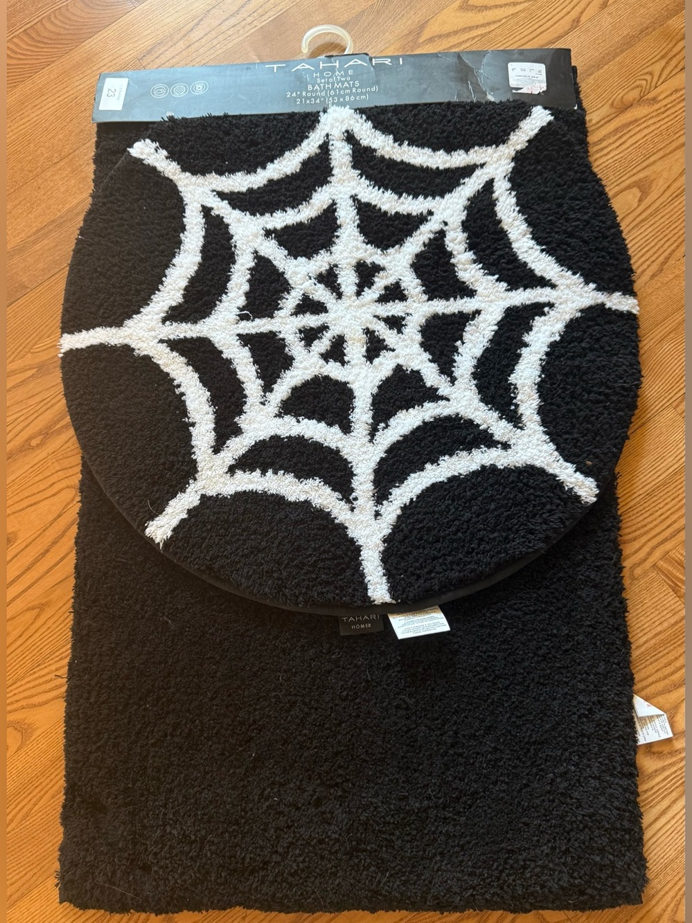 Tahari set of two bath mats Halloween theme